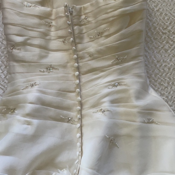 Beautiful handmade from Spain traditional wedding dress - Picture 7 of 7